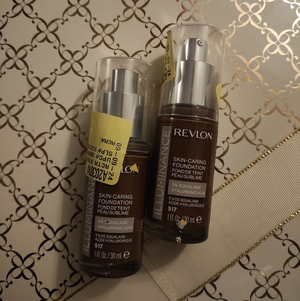 New! Revlon bundle of 2 foundation shade 517